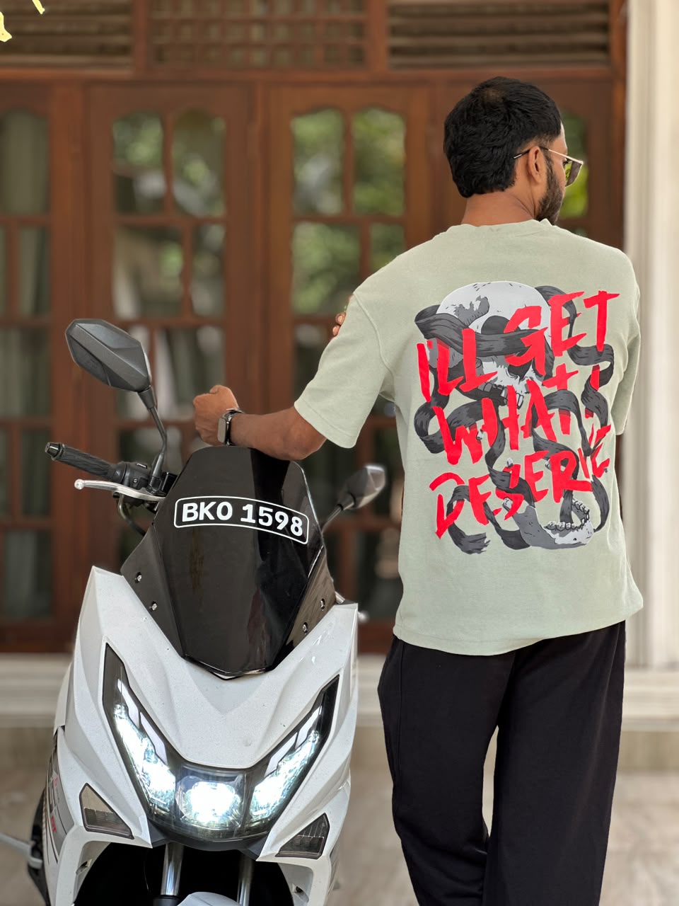 VERZES Back Graphic